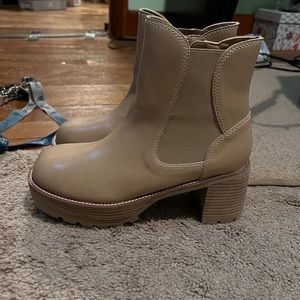 Amazing Lace booties